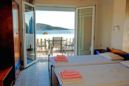 ΔΙΚΛΙΝΟ ΔΩΜΑΤΙΟ ΘΑΣΟΣ-ΦΩΤΟΓΡΑΦΙΕΣ